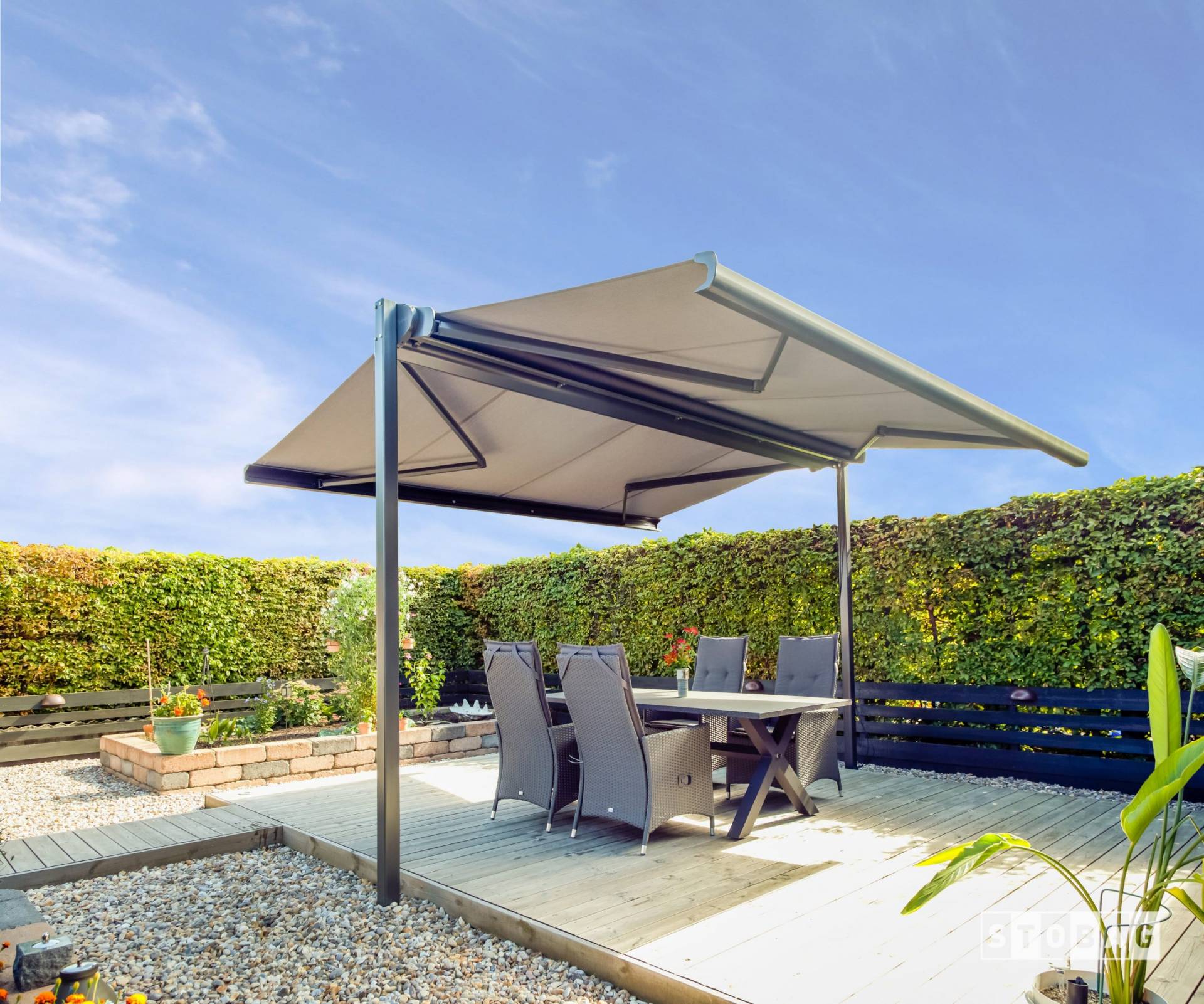 Stand alone retractable motorized dual awning